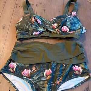 Hanna Nikole 2-piece Floral Swimsuit Size 14W EM91